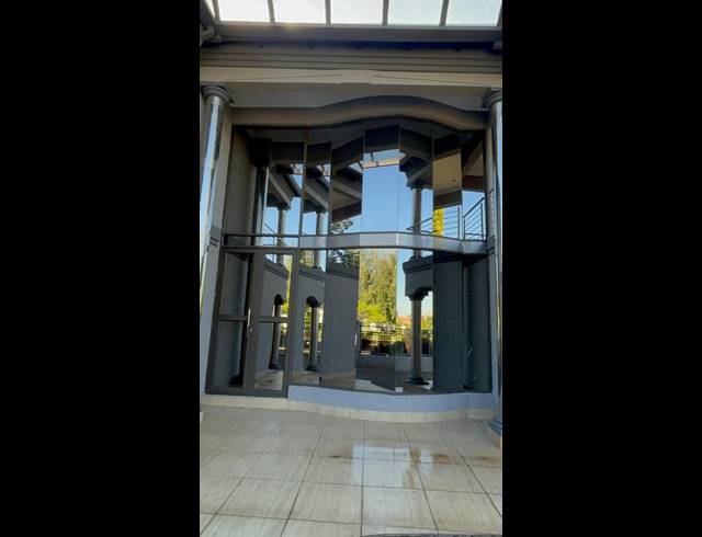 5 BEDROOM HOUSE FOR SALE IN HELDERWYK